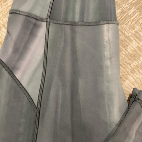 Lululemon leggings - Picture 5 of 6
